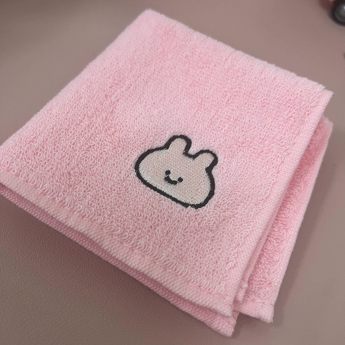 【あさみみちゃん】おかお刺繍ハンカチ(ASAMIMI BASIC 2023 September)【11月中旬発送】