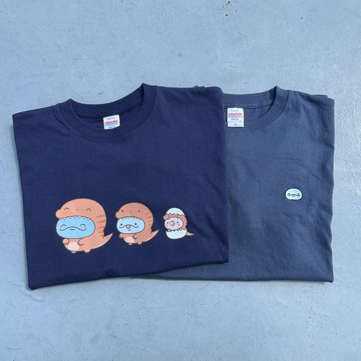 【親子イルカ】ワンポイント刺繍Tシャツ【10月中旬発送】