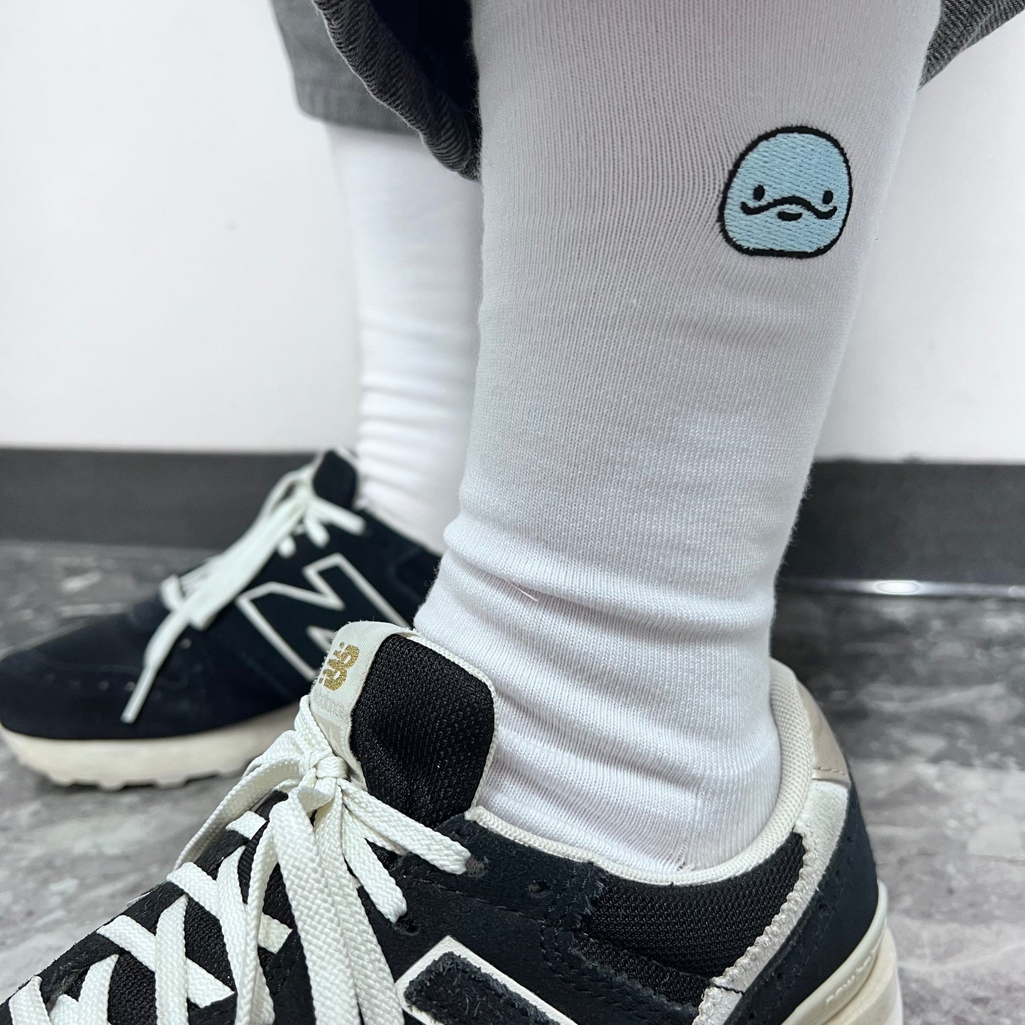 【親子イルカ】刺繍ソックス(ウィメンズ)【7月中旬発送】