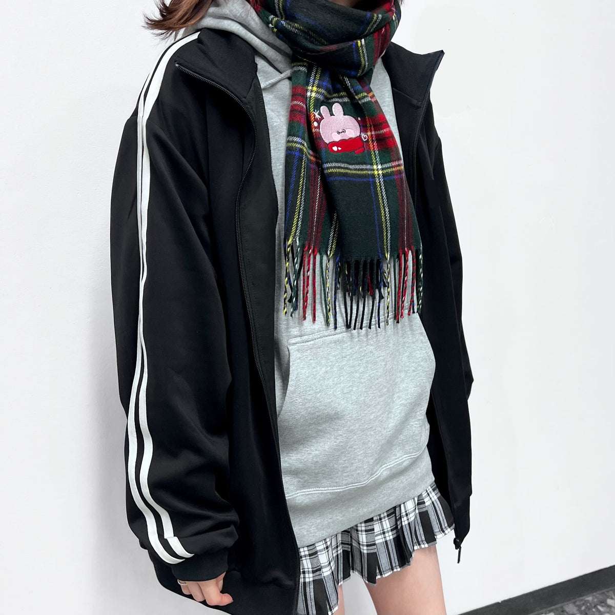 (ASAMIMI-CHAN) Der Winter ist die Zeit der roten Wangen und der hübschen, mit Kawamimi bestickten Schals
