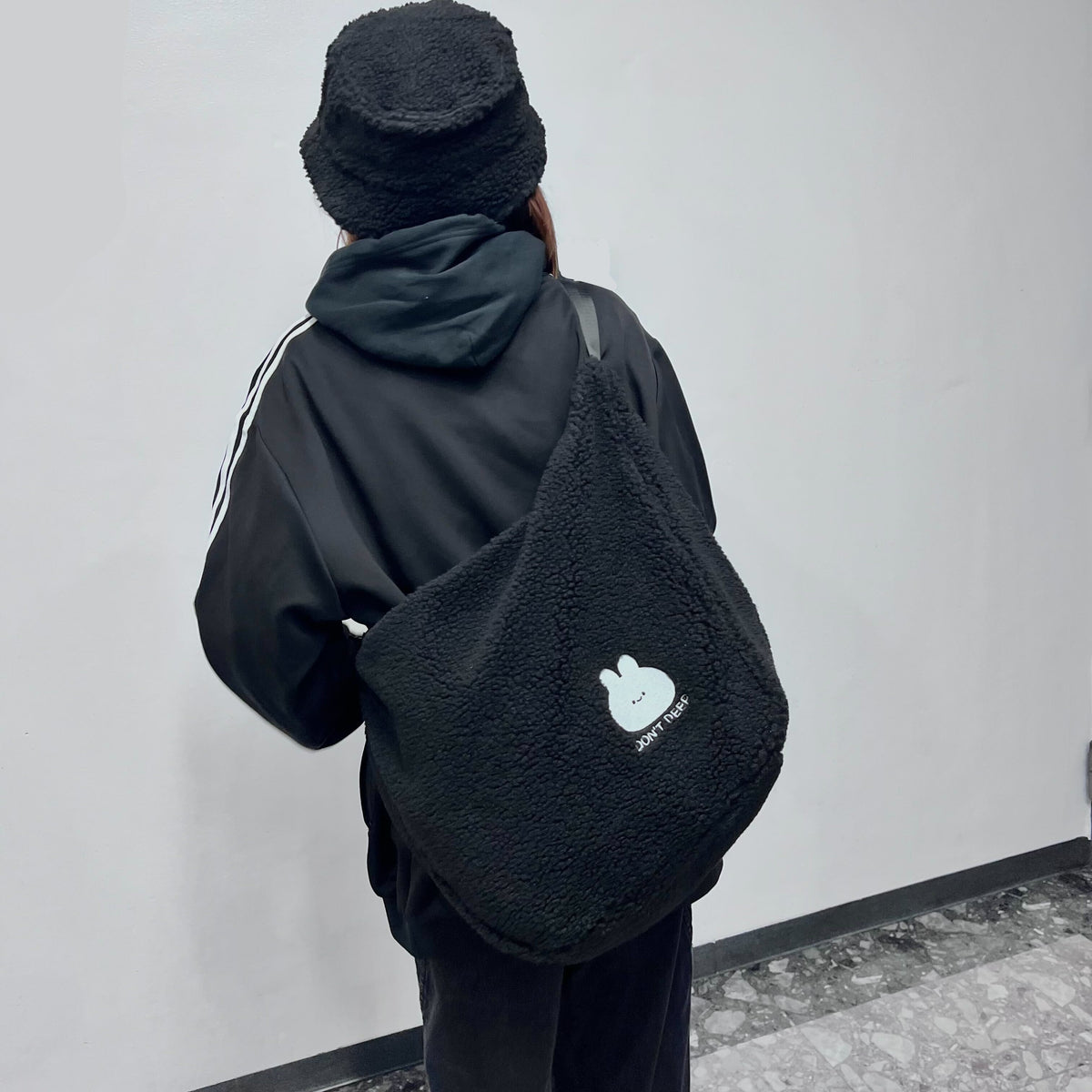 【あさみみちゃん】ふわもこ刺繍ボアショルダーバッグ