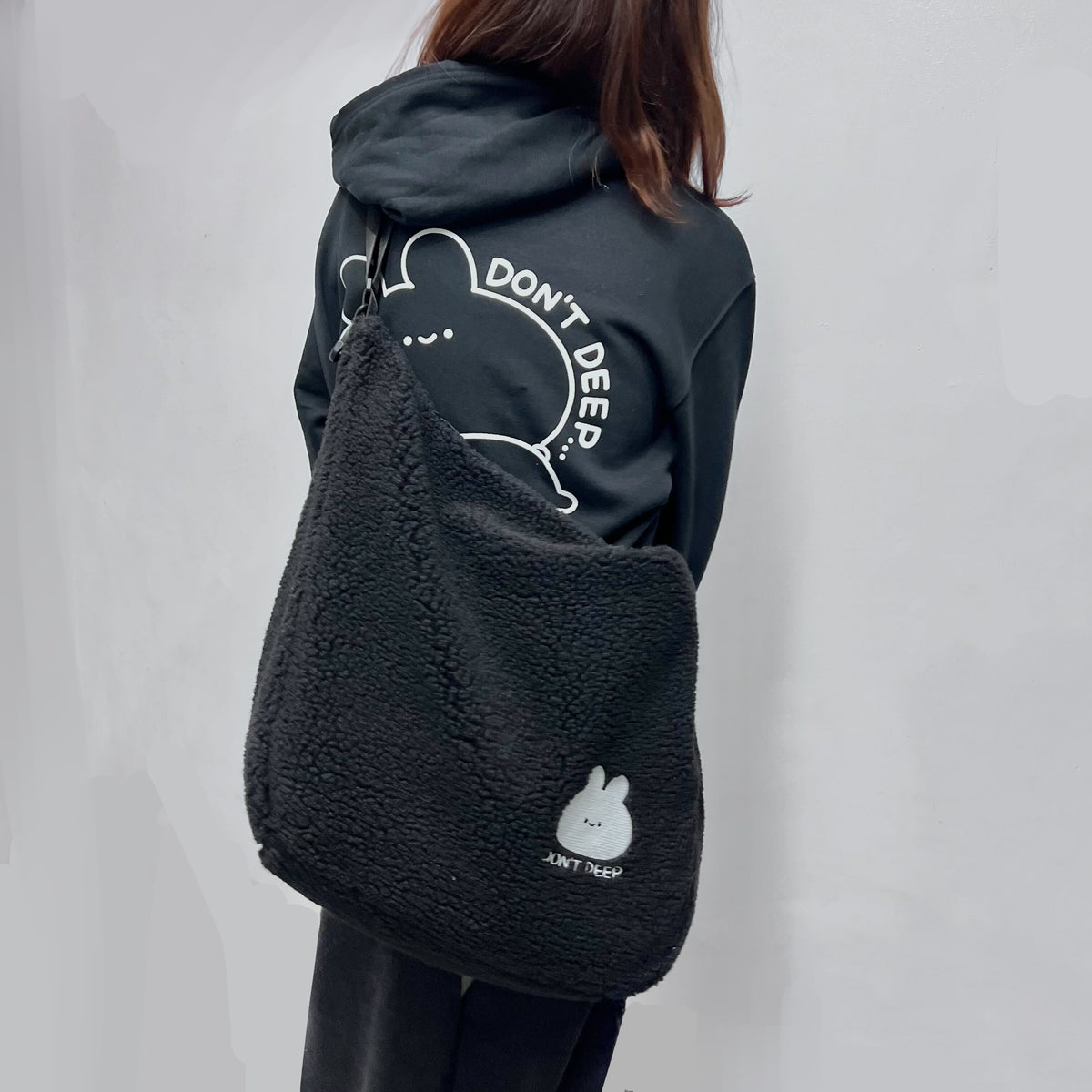 【あさみみちゃん】ふわもこ刺繍ボアショルダーバッグ