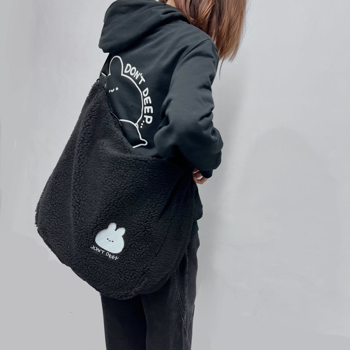 【あさみみちゃん】ふわもこ刺繍ボアショルダーバッグ