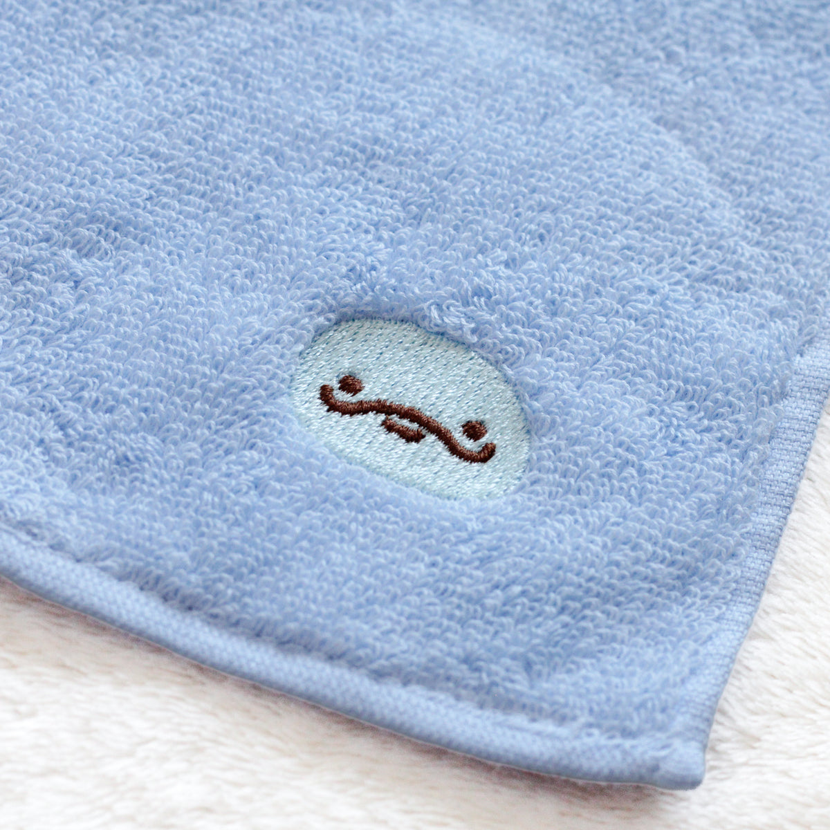 【親子イルカ】刺繍ハンカチ【10月下旬発送】
