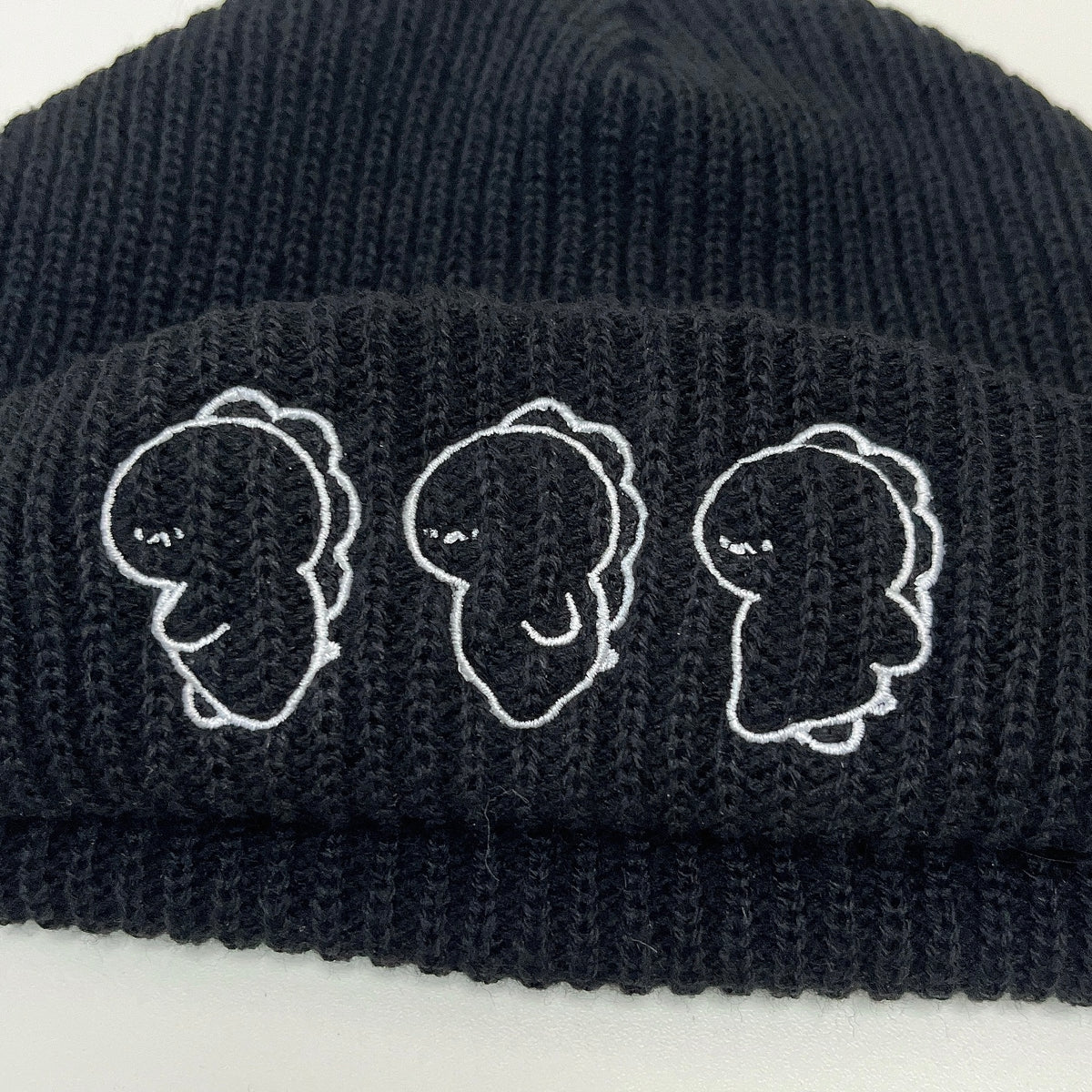 【困りザウルス】とことこ困りの刺繍ビーニー【10月中旬発送】