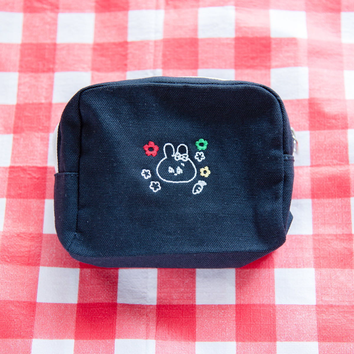 【あさみみちゃん】刺繍スクエアポーチ【受注生産】
