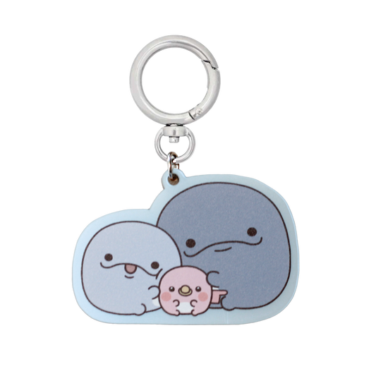 【親子イルカ】パールブルーアクキー【5月下旬発送】