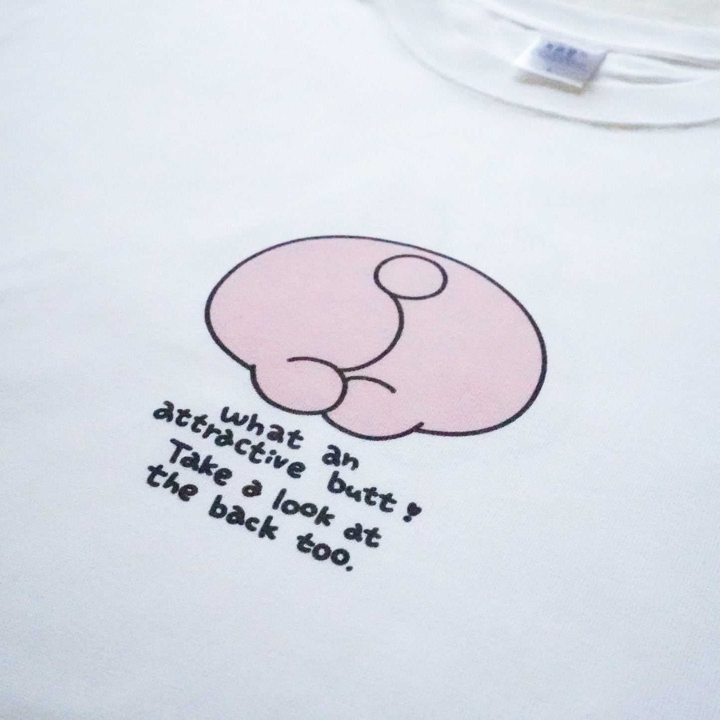 [ASAMIMICHAN]屁股跑出來T恤(附壓克力磁鐵)[八月中旬出貨]