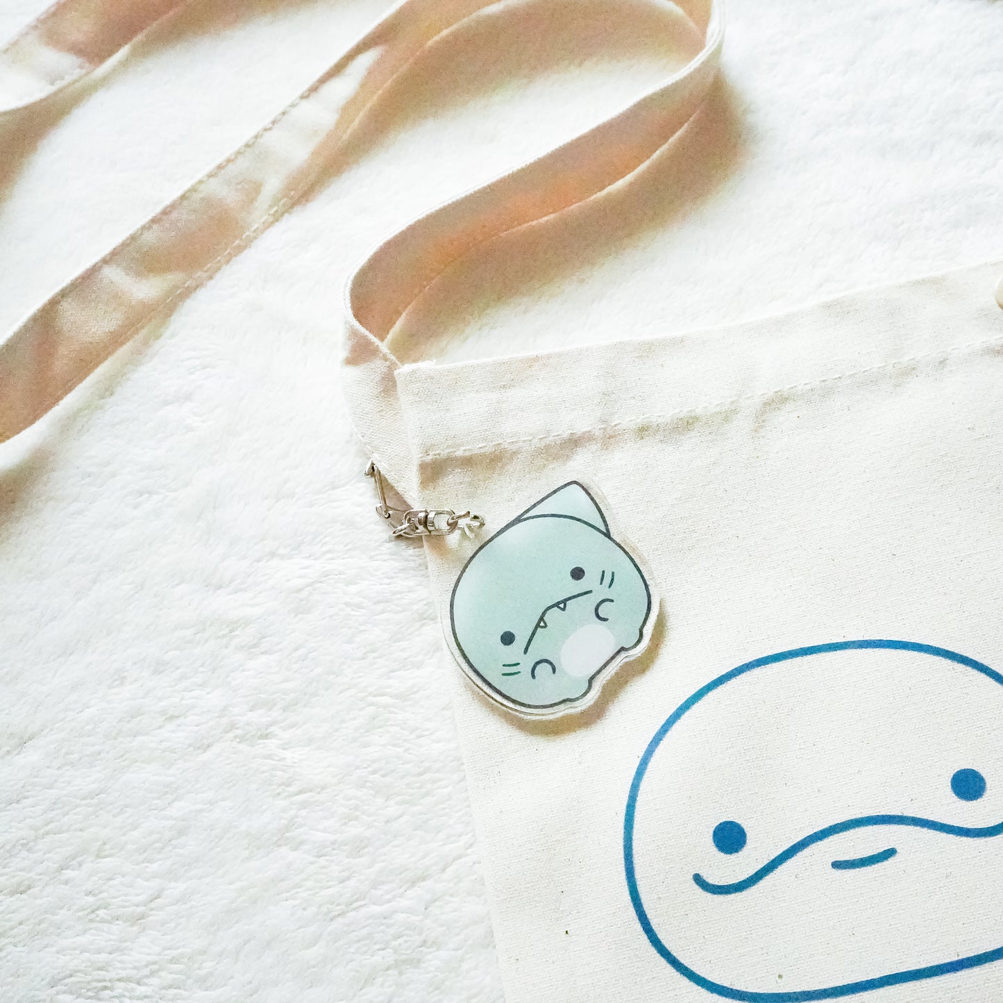 [OYAKOIRUKA] SHARKUN Acrylic Keychain [Shipping in mid-August]
