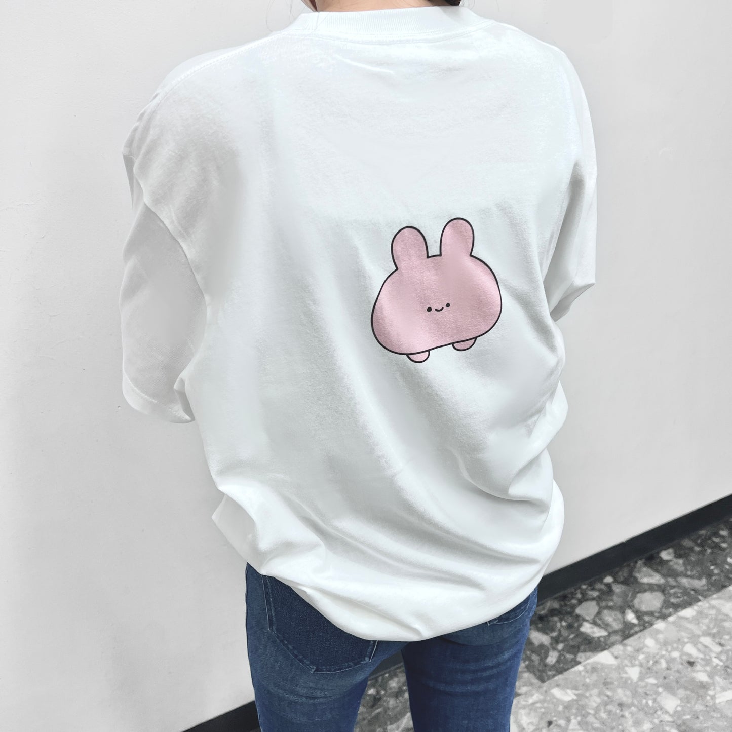 [ASAMIMICHAN]屁股跑出來T恤(附壓克力磁鐵)[八月中旬出貨]