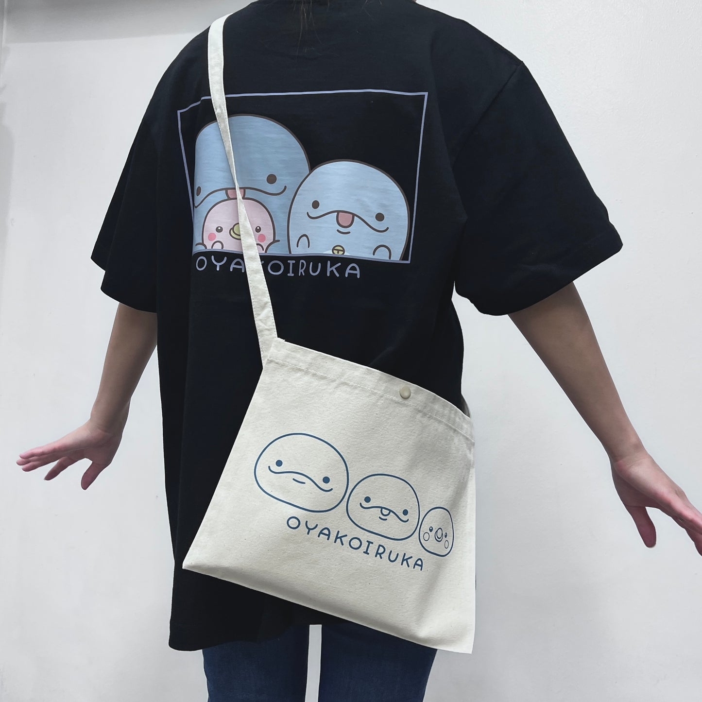 [OYAKOIRUKA] T-shirt à imprimé au dos [Expédition à la mi-août]