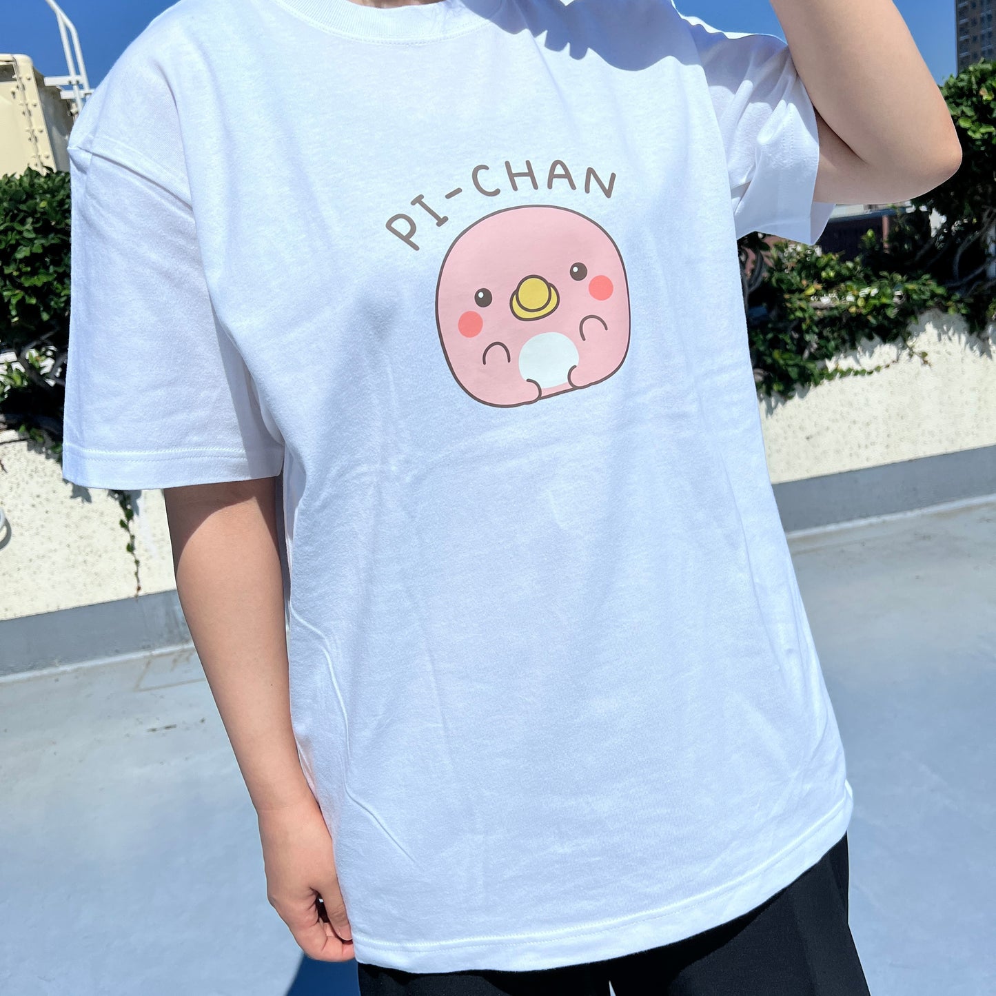 [OYAKOIRUKA] PI-CHAN Print T-shirt [Shipping in late September]