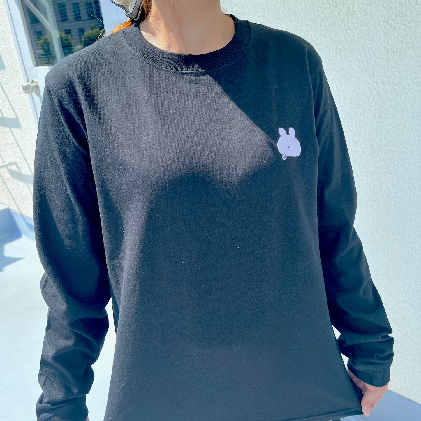 [ASAMIMICHAN] T-shirt à manches longues avec imprimé "demi-clignement des yeux" [Expédition mi-octobre]