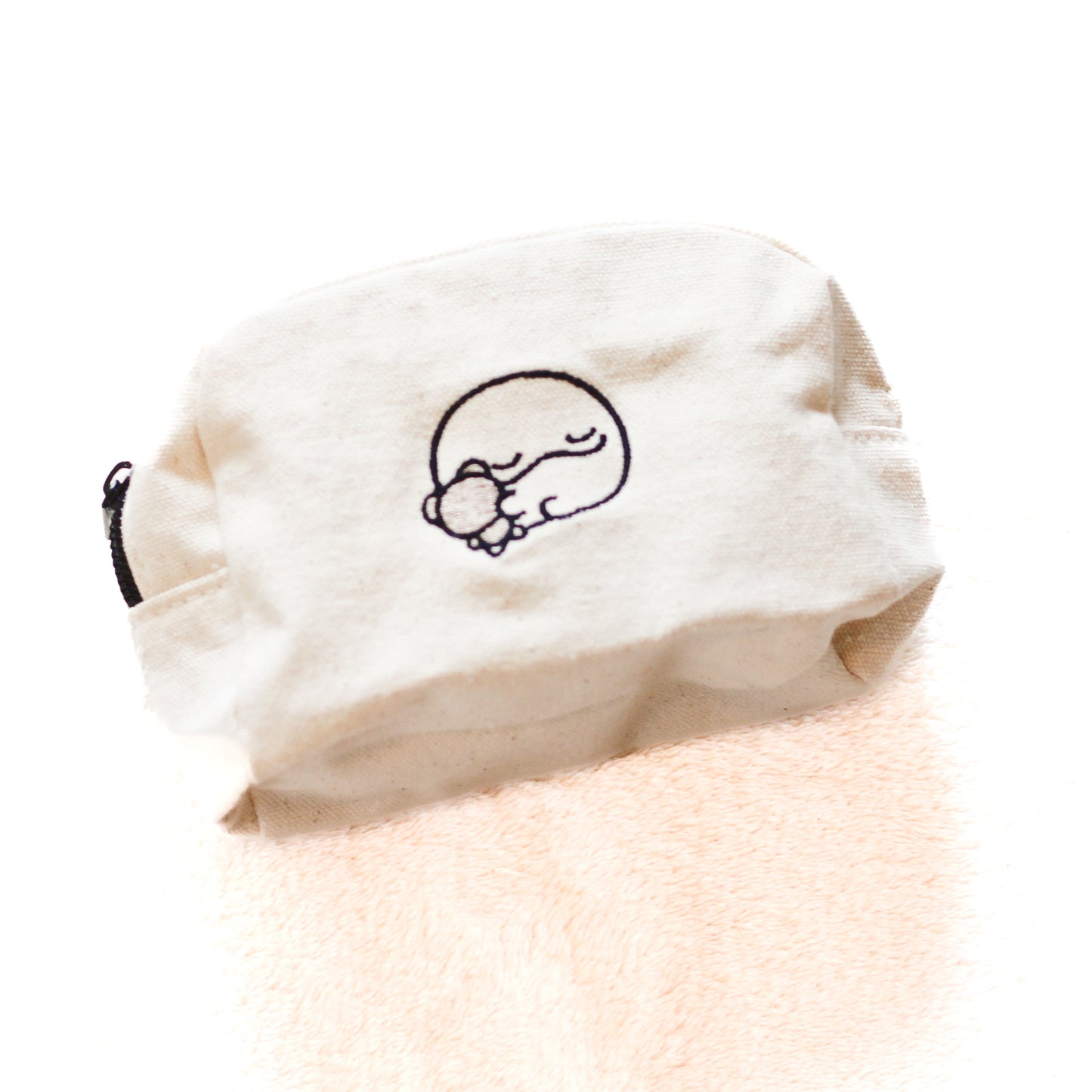 [OYAKOIRUKA] Squishy Handsome Embroidered Canvas Pouch [Shipping in mid-December]