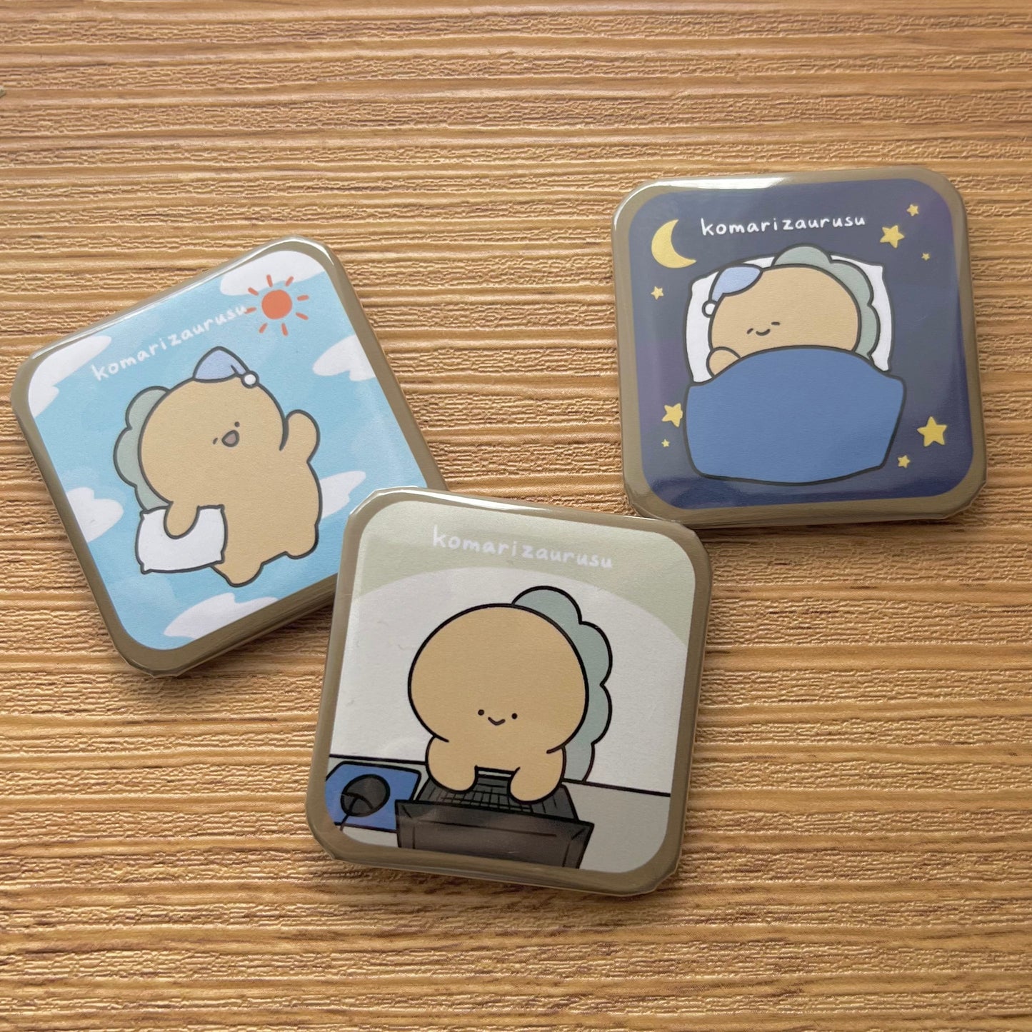 [Troublesome Zaurus] My One Day Square Tin Badge (Set di 3) [Spedito a fine settembre]