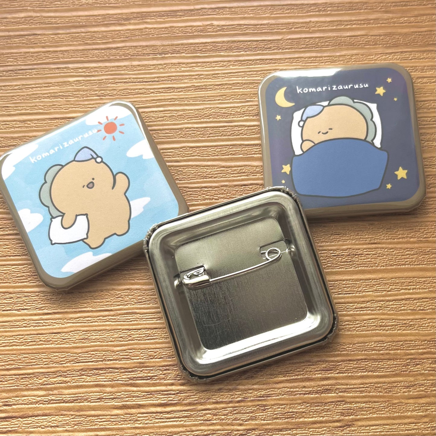 [Troublesome Zaurus] My One Day Square Tin Badge (Set di 3) [Spedito a fine settembre]