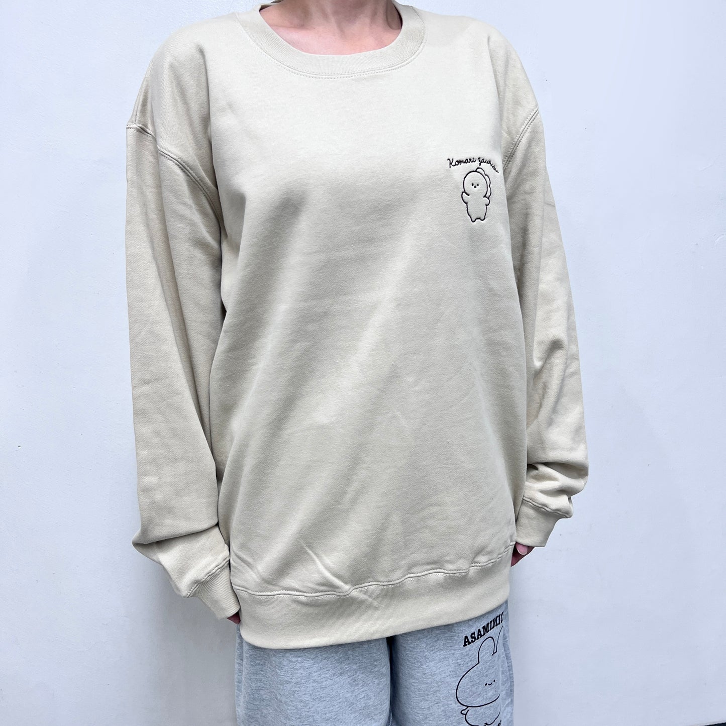 [KOMARIZAURUSU] One-point Embroidery Sweatshirt [Shipping in mid-November]