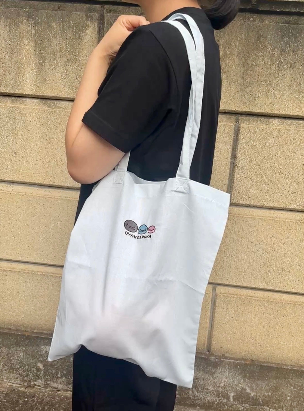 [OYAKOIRUKA] Embroidered Tote Bag [Shipping in late-September]