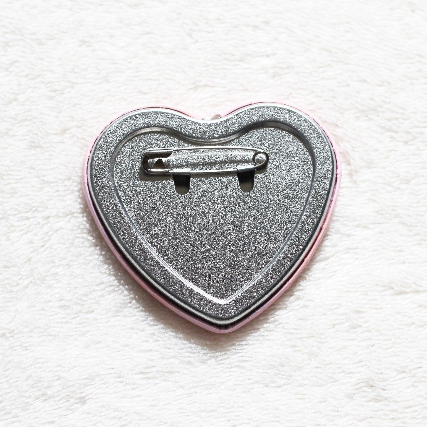 [ASAMIMI-CHAN] Super Fave♡Asamimi Heart-shaped Can Badge with a gently glitter [Shipping in mid-April]