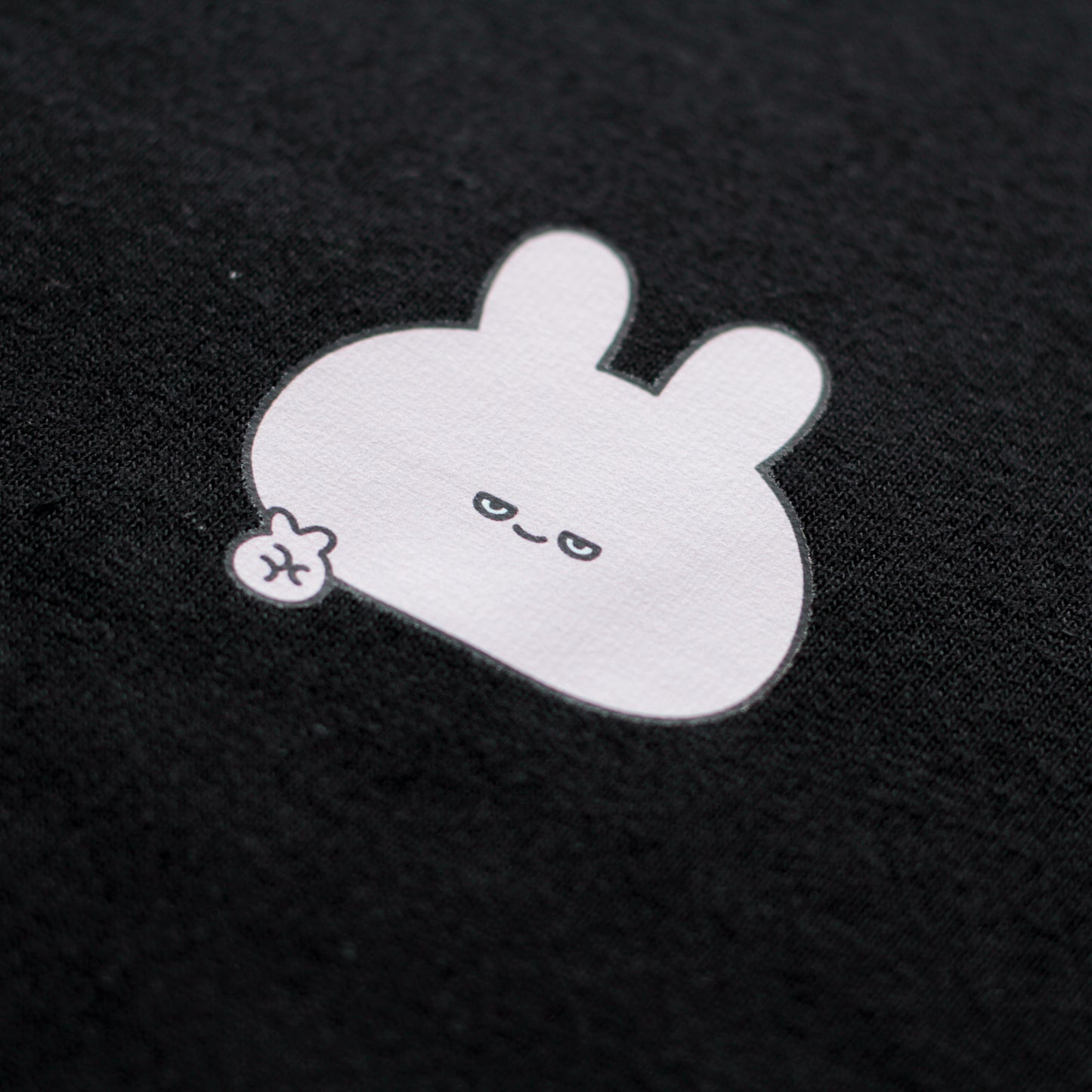 [ASAMIMICHAN] T-shirt à manches longues avec imprimé "demi-clignement des yeux" [Expédition mi-octobre]