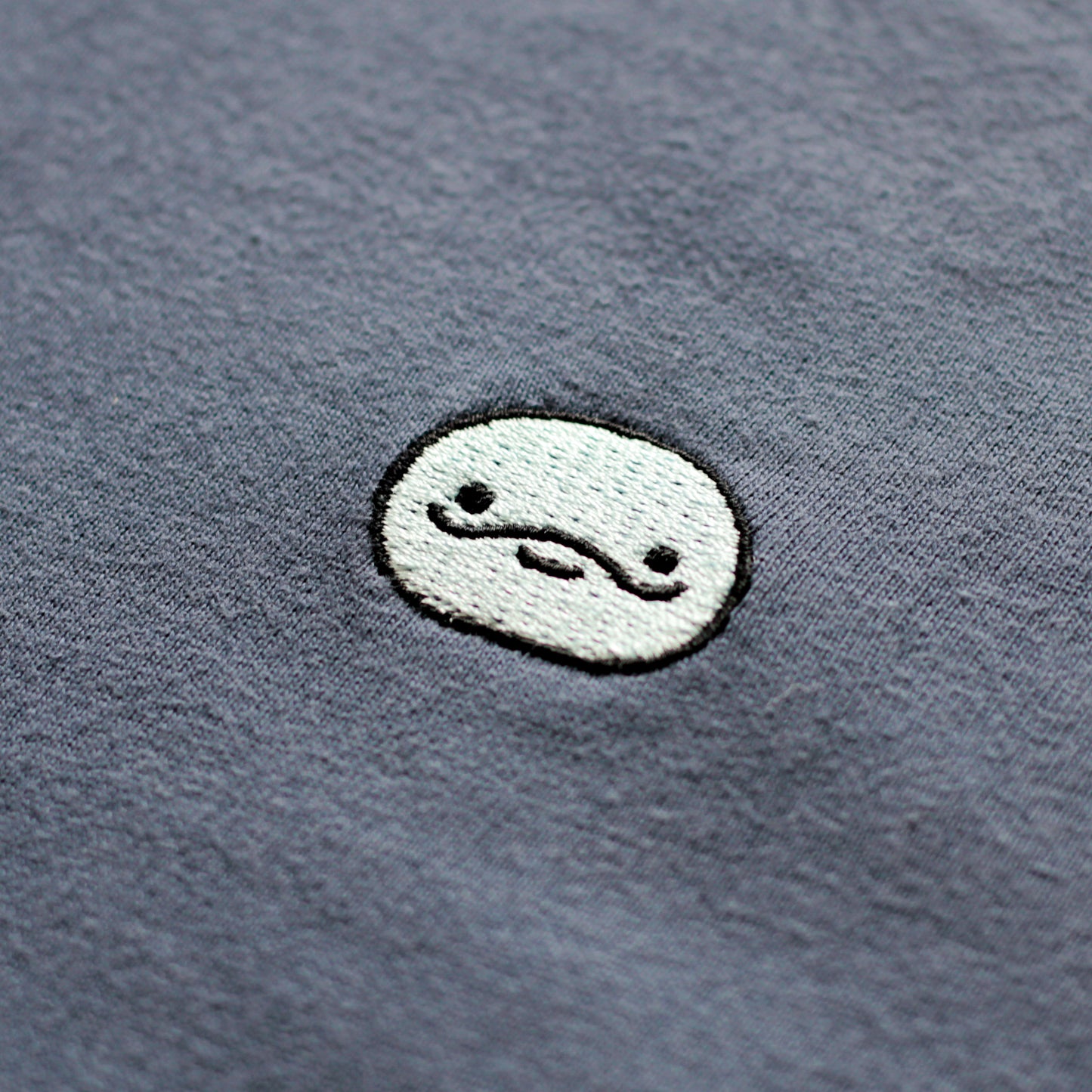 [OYAKOIRUKA] T-shirt avec une broderie unique [Expédition mi-octobre]