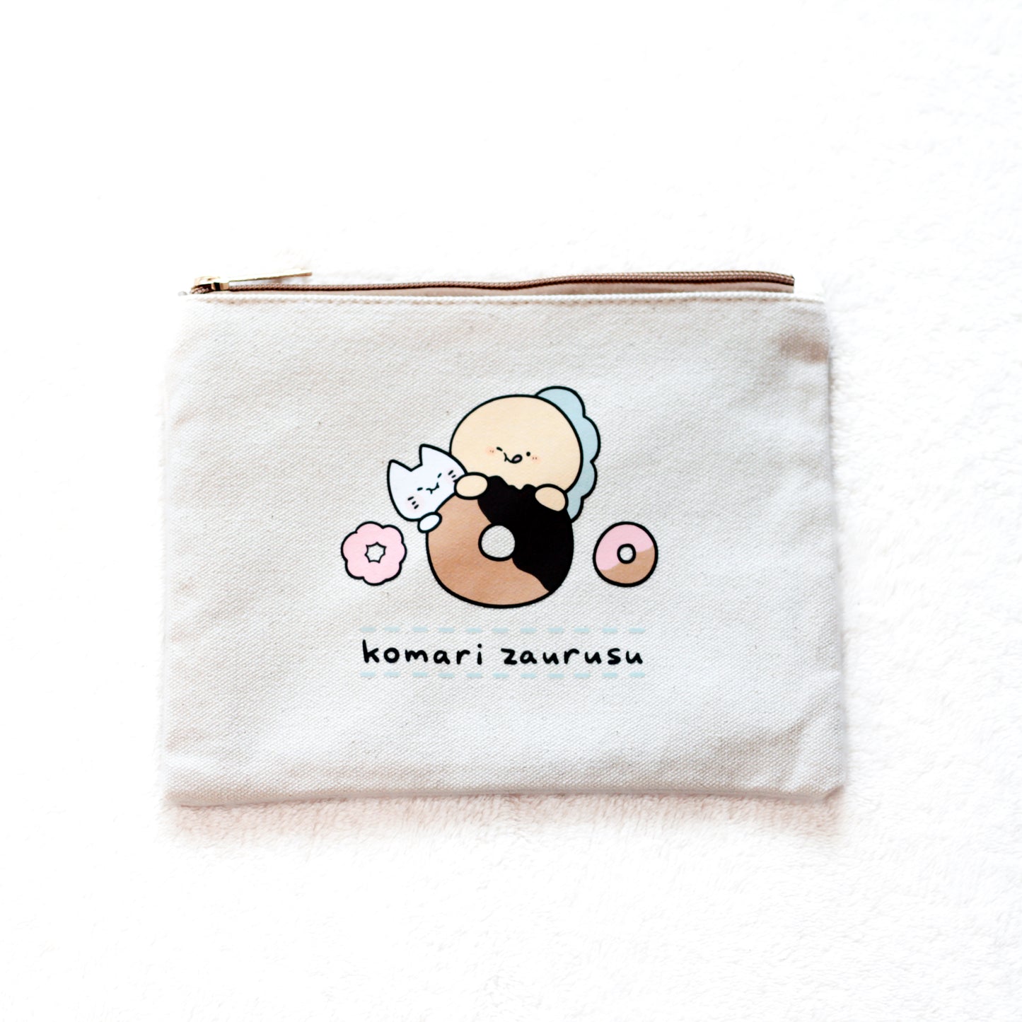 [KOMARIZAURUSU] Donut Mogumogu Flat Pouch [Shipping in mid-October]