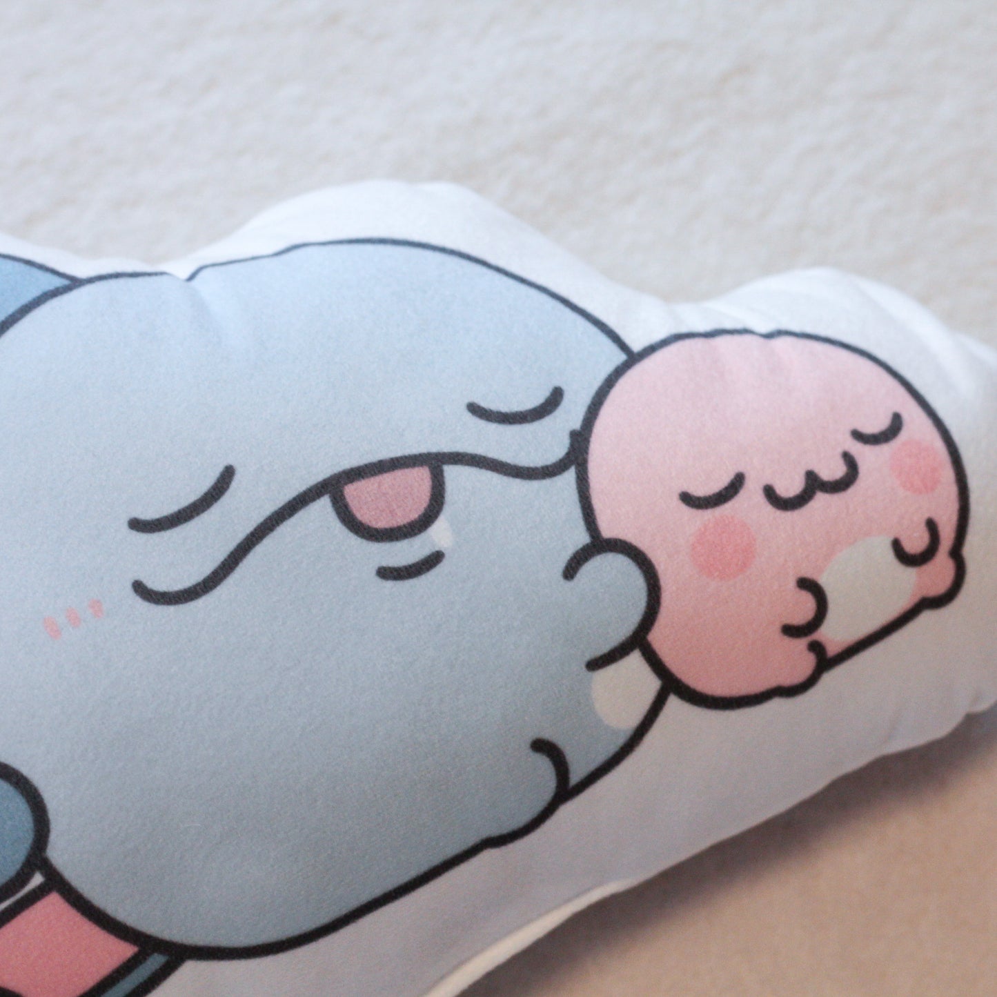 [OYAKOIRUKA] Die-cut Cushion [Shipping in mid-March]