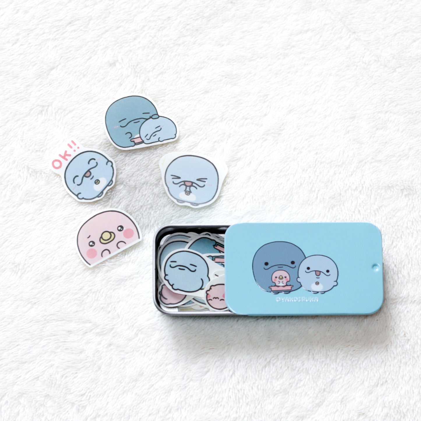 [OYAKOIRUKA] Flake Stickers & Mentum Can Set [Versand Ende Juni]