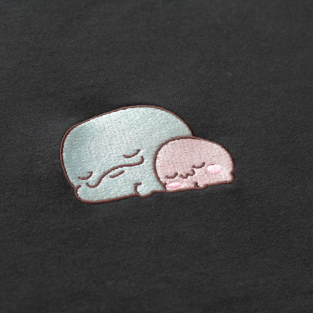【親子イルカ】フロント刺繍Tシャツ【9月下旬発送】