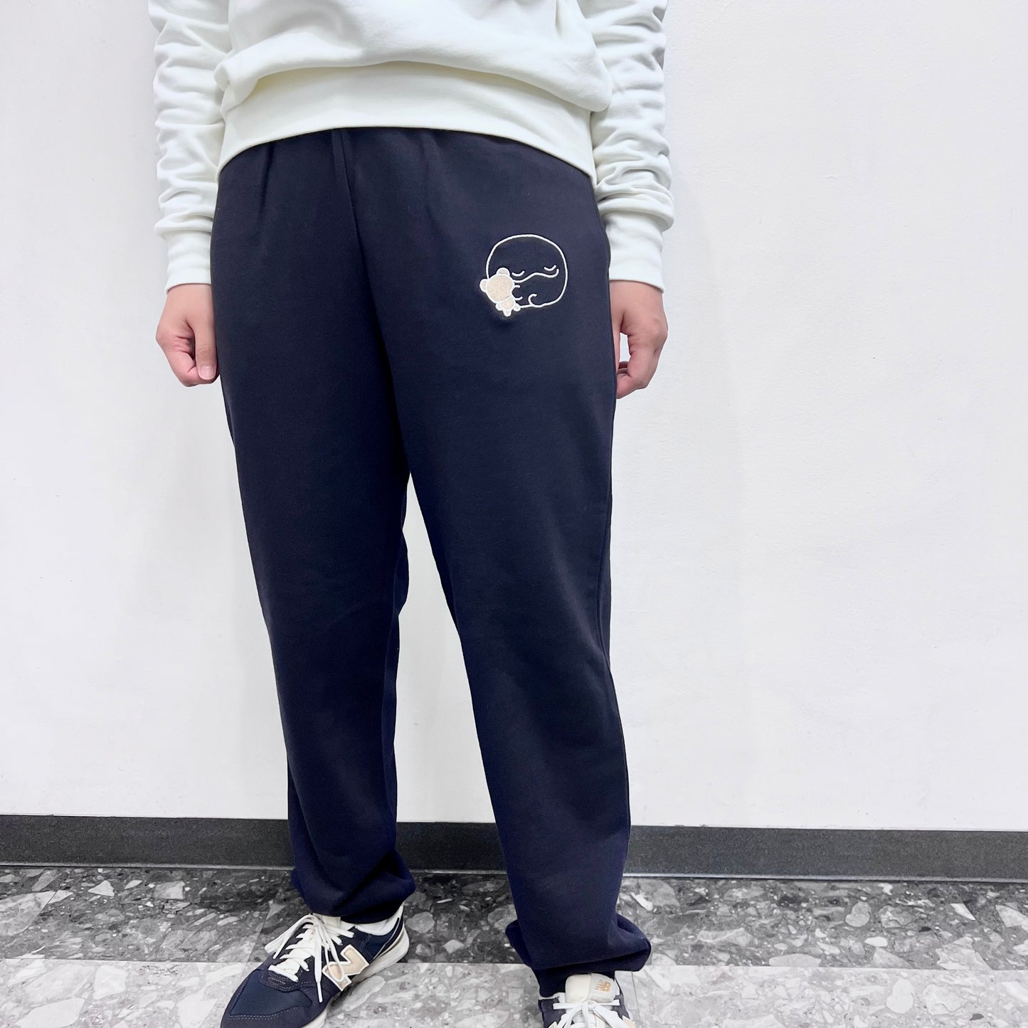 [OYAKOIRUKA ] Hug♡Embroidered sweatpants [Shipping in mid-November]