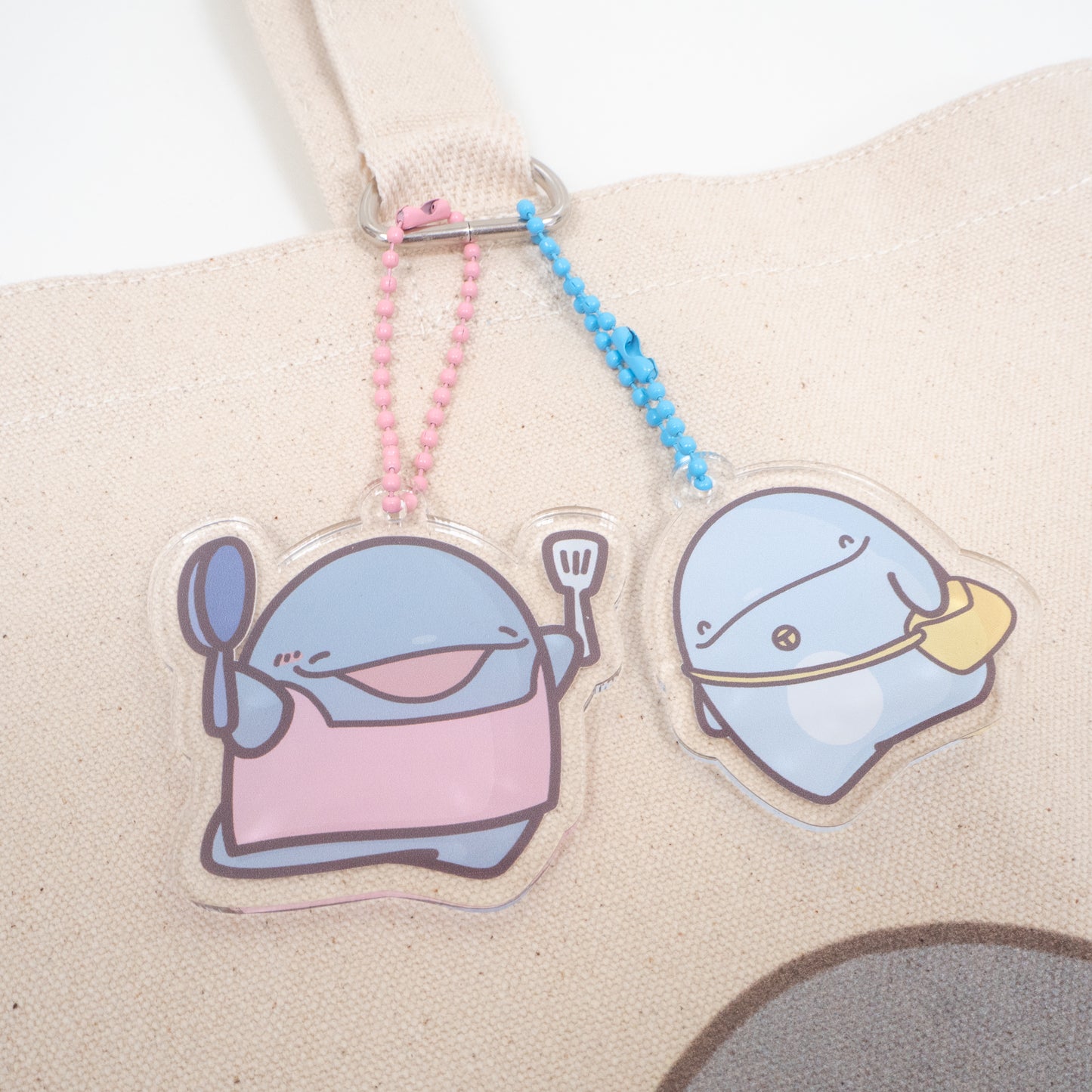 [Parent and child dolphin] Acrylic key chain (son) [shipped in early November]